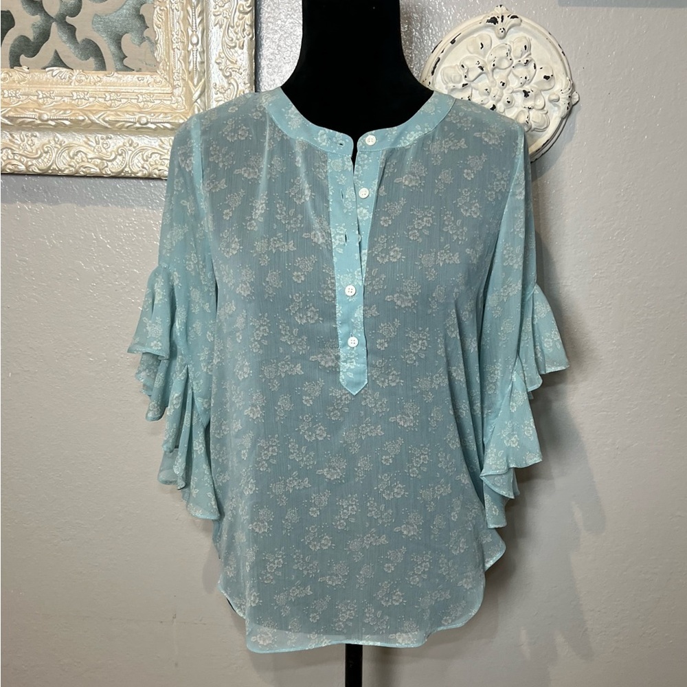 Vince Camuto Pale Blue Floral Henley Ruffle Sleeve Blouse